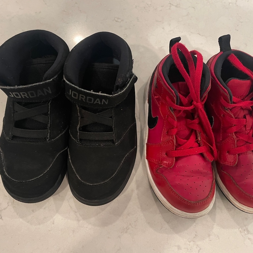 KIDS size 9 Nike sneakers